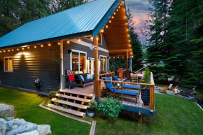 Riverfront Chalet Near Skiing, Lakes, Mtns & Leavenworth